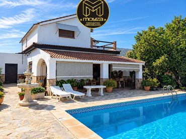 Villa à vendre à Torredonjimeno