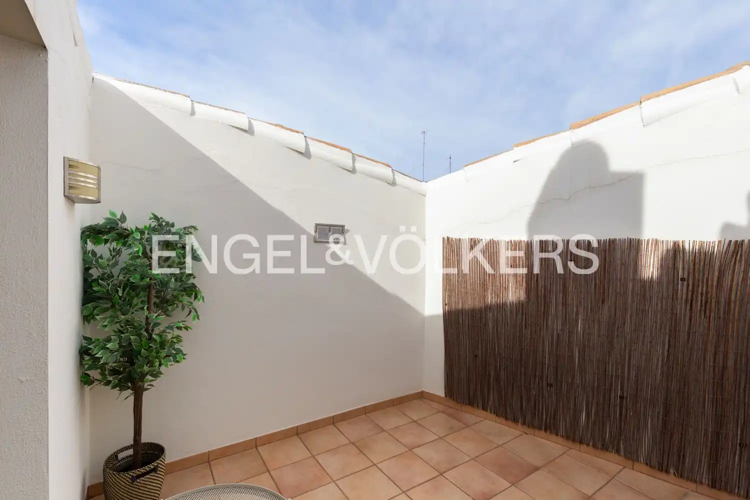 Terraza de Ático en venta en Valencia con Aire acondicionado, Calefacción y Jardín privado
