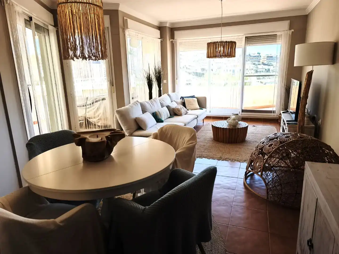 Sala de estar de Piso en venta en Mijas con Aire acondicionado, Piscina y Balcón