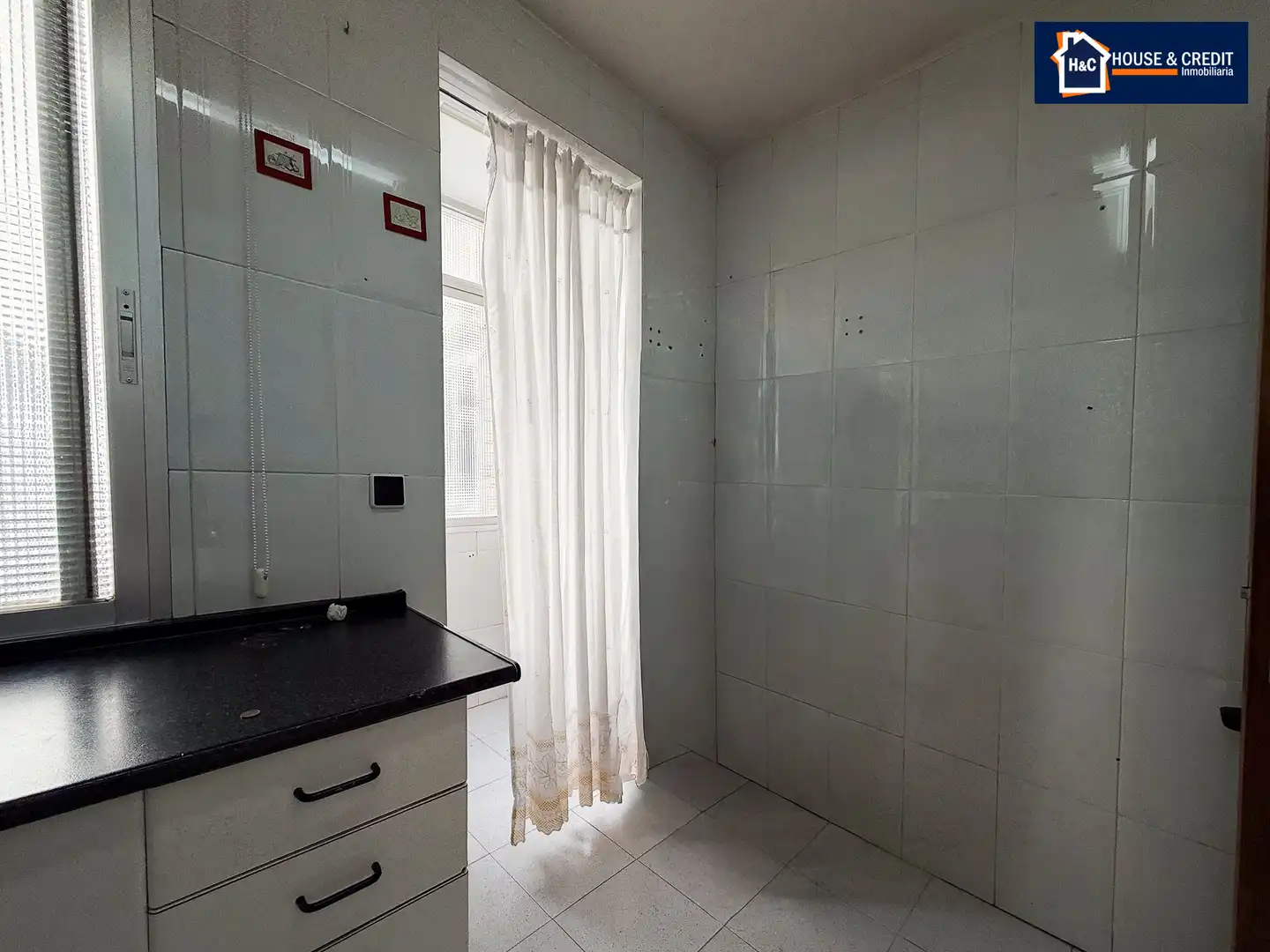 Bathroom of Flat for rent in Madrid  with Air Conditioner, Heating and Parquet flooring