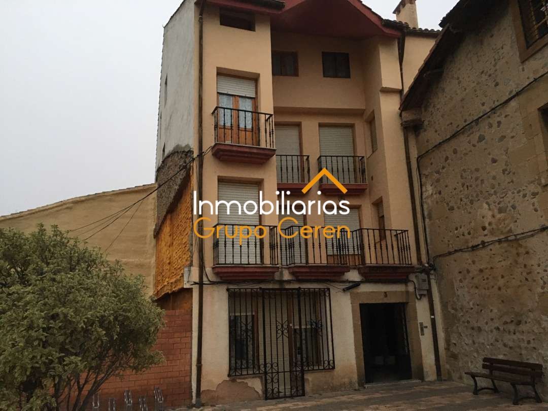 Vista exterior de Pis en venda en Santurde de Rioja amb Terrassa i Traster