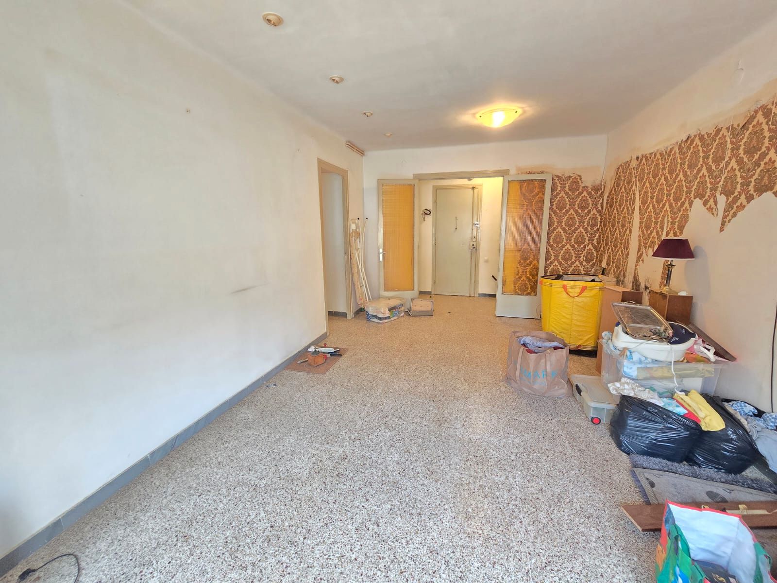 Flat for sale in  Barcelona Capital  with Heating and Balcony