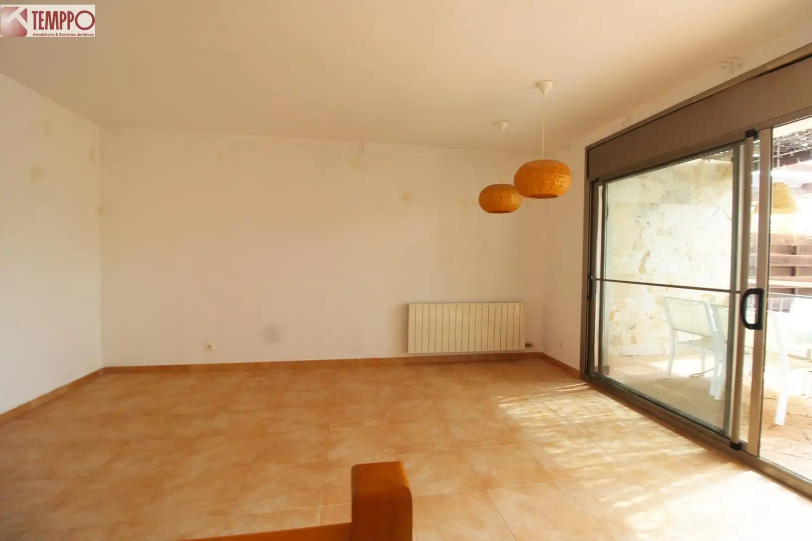 Sala d'estar de Casa adosada en venda en Sant Jaume dels Domenys amb Calefacció, Jardí privat i Terrassa