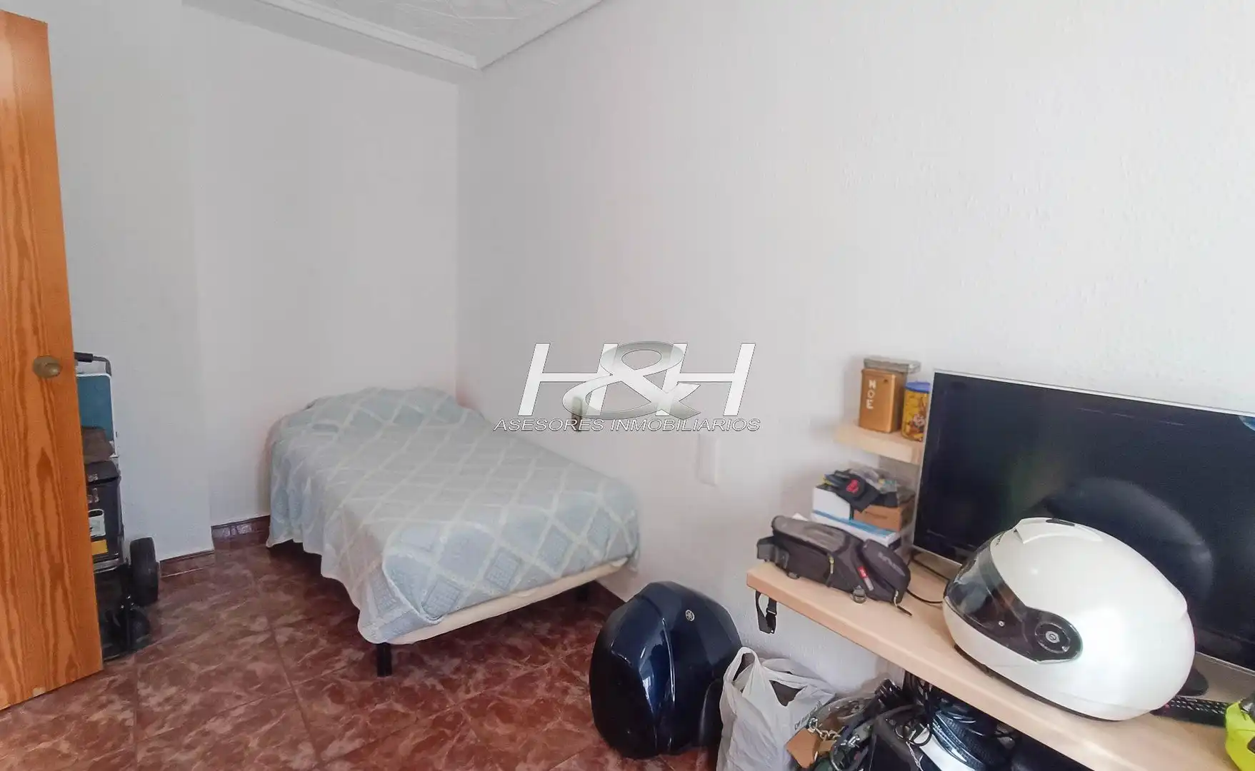 Habitación de Planta baja en venta en Paterna con Terraza