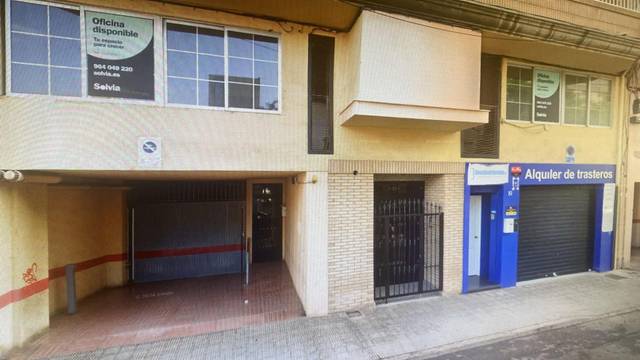 Local comercial en Venta en Ensanche - Parque del Oeste