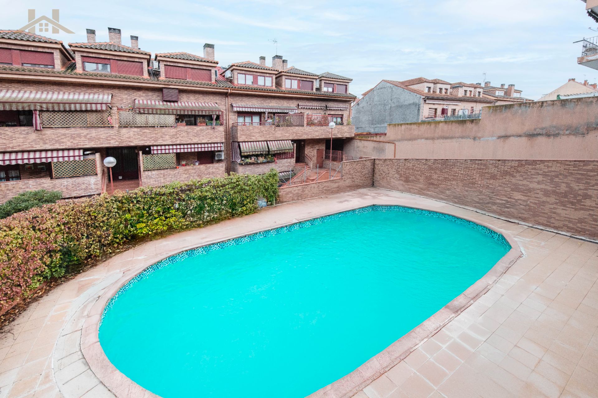 Piscina de Pis en venda en Sevilla la Nueva amb Calefacció i Piscina comunitària