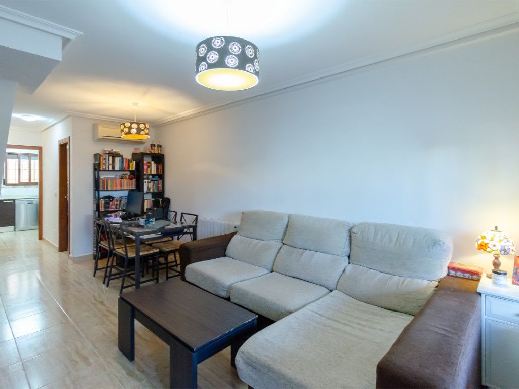 Living room of Duplex for sale in La Unión  with Air Conditioner, Oven and Washing machine