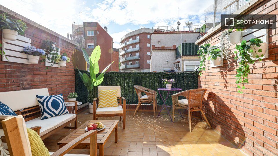 Terrassa de Pis de lloguer en  Barcelona Capital amb Aire condicionat, Calefacció i Moblat