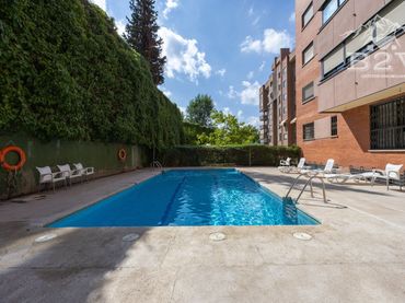 Pis amb piscina en venda a Ciudad Lineal