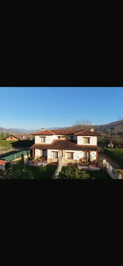 Edifici en venda en Parres