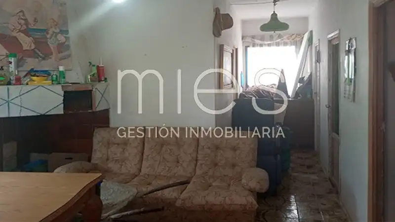 Sala d'estar de Finca rústica en venda en Macastre amb Jardí privat, Traster i Piscina
