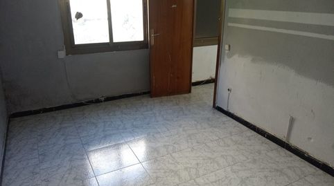 Foto 2 de Piso en venta en C/ Espriu, El Raval, Santa Coloma de Gramenet