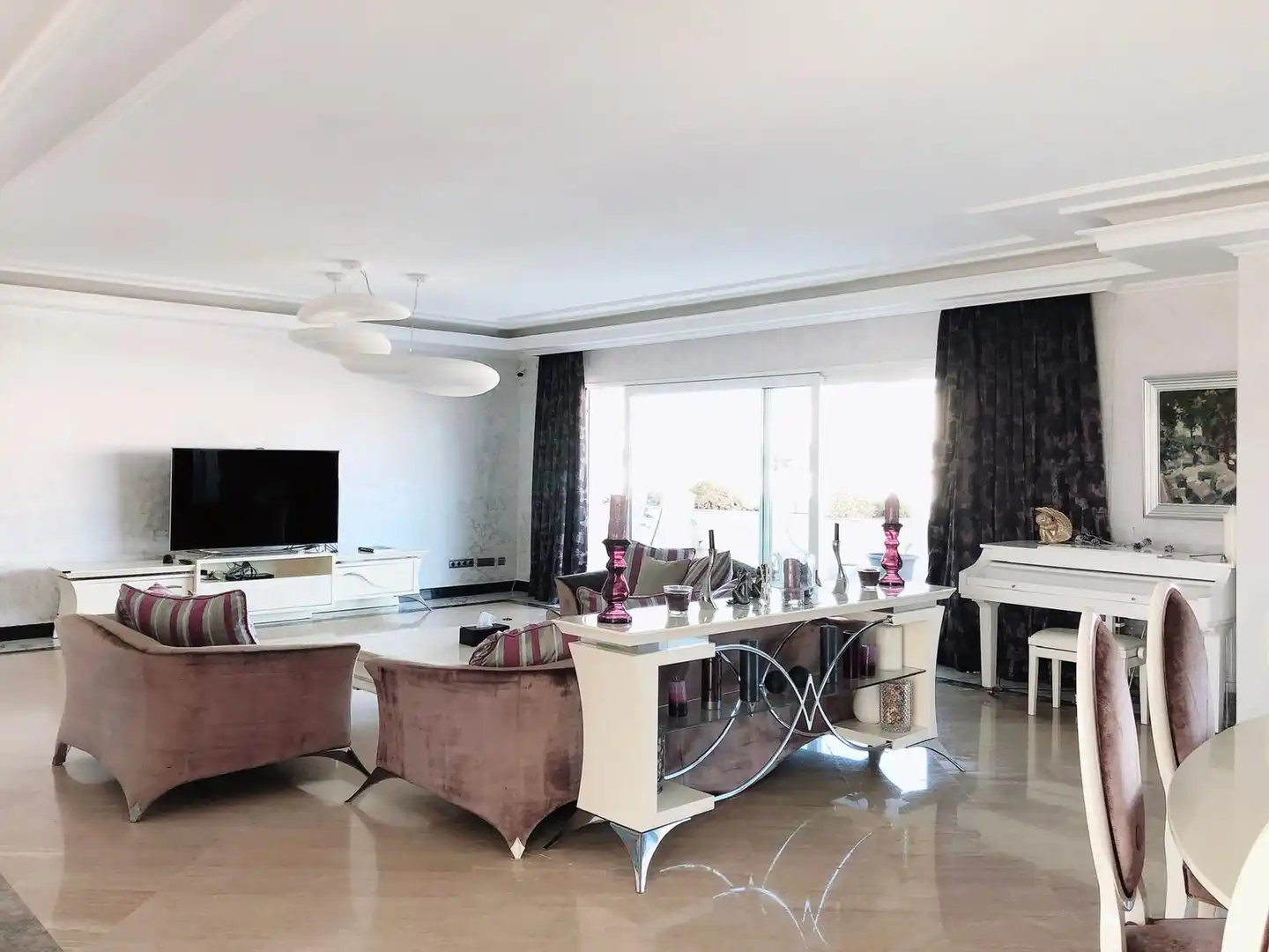 Living room of Duplexes for rent in Marbella  with Air Conditioner, Terrace and Swimming Pool