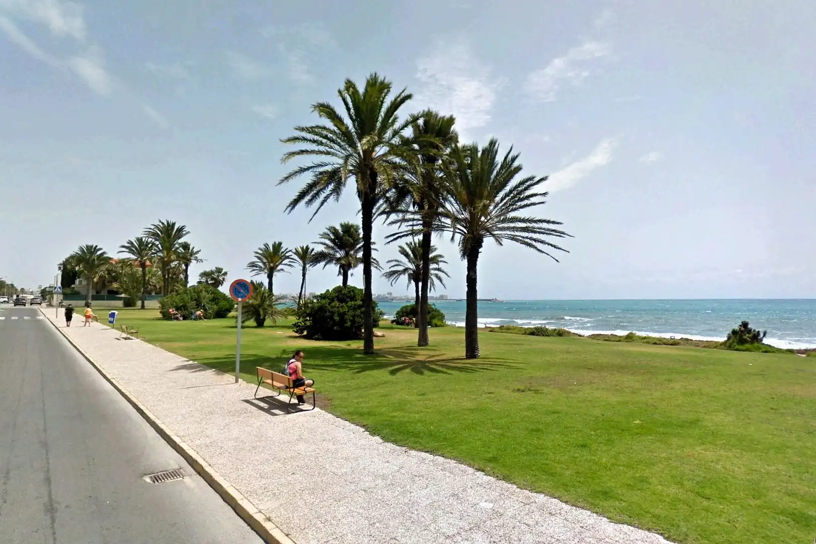 Außenansicht von Einfamilien-Reihenhaus zum Verkauf in Torrevieja mit Klimaanlage, Heizung und Terrasse