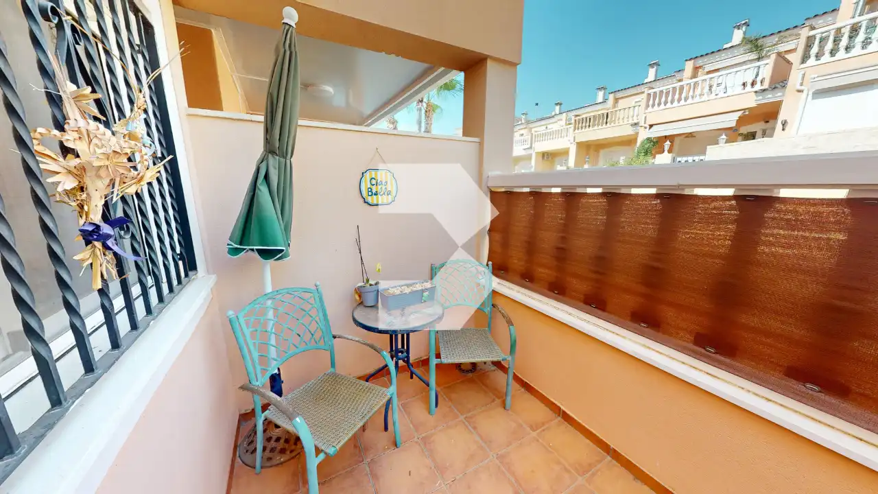 Terrasse von Einfamilien-Reihenhaus zum Verkauf in Mutxamel mit Klimaanlage, Heizung und Terrasse