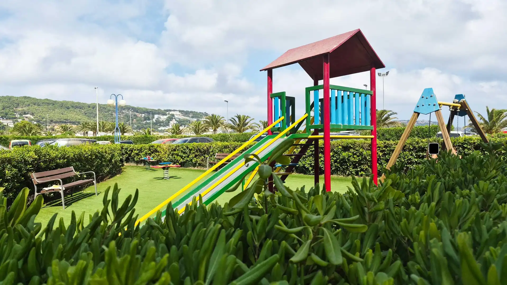 Vista exterior de Piso en venta en L'Estartit con Terraza y Piscina comunitaria