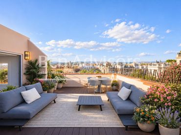 Penthouse mit Aufzug zum Verkauf in Eixample