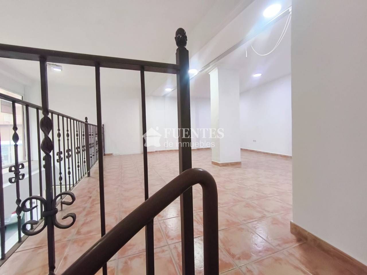 Premises for sale in Alicante / Alacant  with Air Conditioner