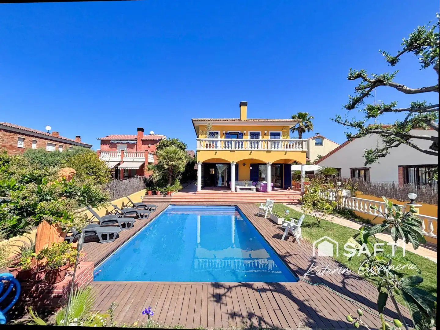 Vista exterior de Casa o xalet en venda en El Vendrell amb Calefacció, Terrassa i Piscina