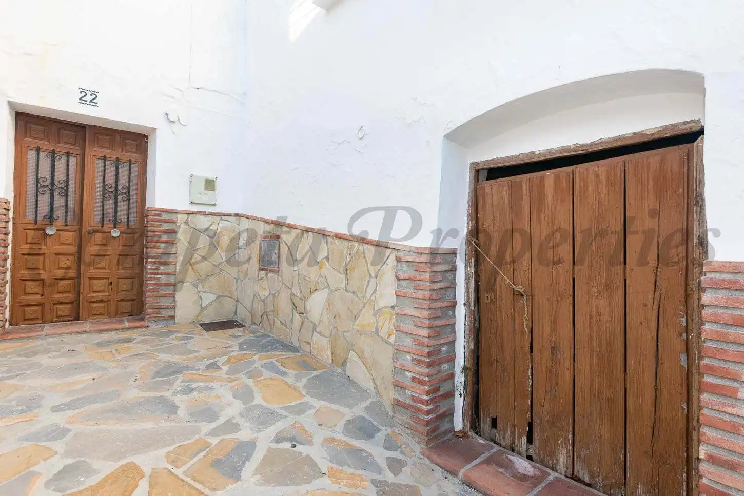 House with garden for sale in Sayalonga
