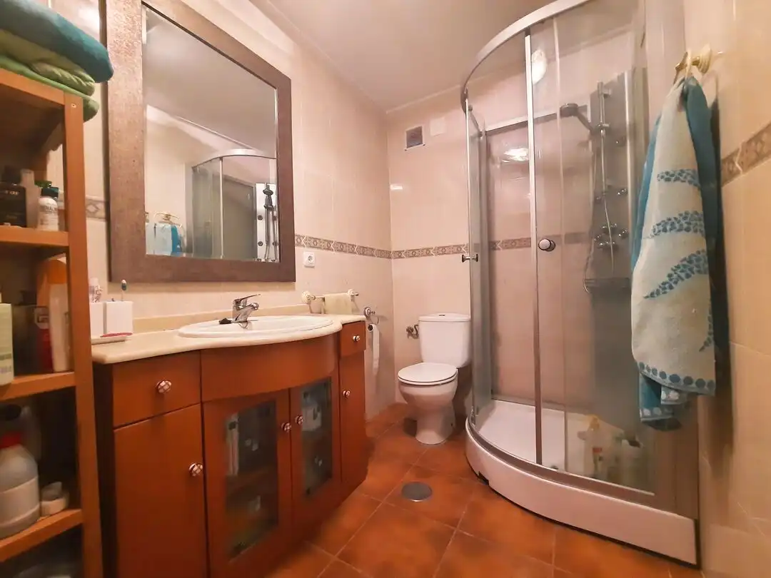 Badezimmer von Haus oder Chalet zum Verkauf in Escalona mit Heizung, Privatgarten und Abstellraum