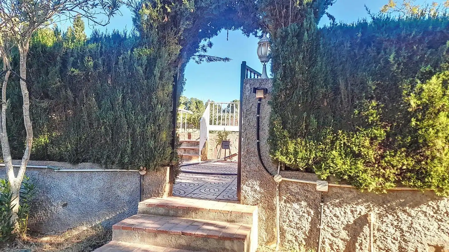 Country house zum Verkauf in Bétera mit Privatgarten, Abstellraum und Schwimmbad
