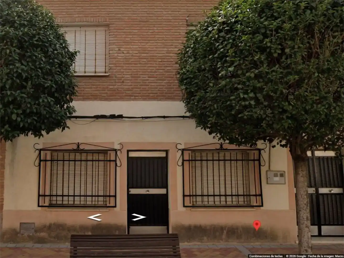 Vista exterior de Pis en venda en La Mata amb Balcó