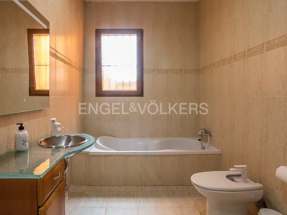 Bathroom of Houses for sale in Dénia  with Air Conditioner, Heating and Private garden