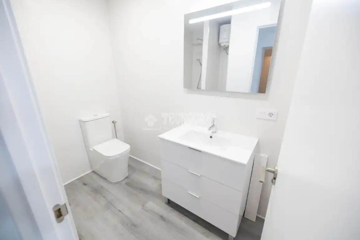 Baño de Piso en venta en Telde con Alarma