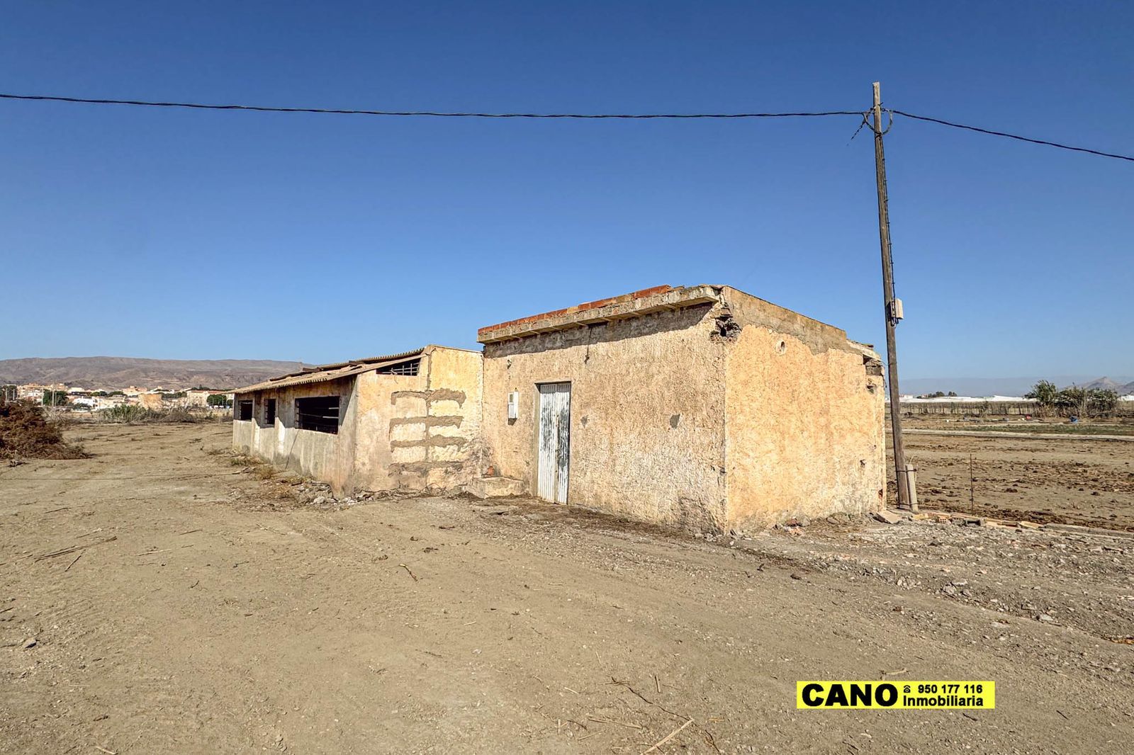 Vista exterior de Residencial en venda en  Almería Capital