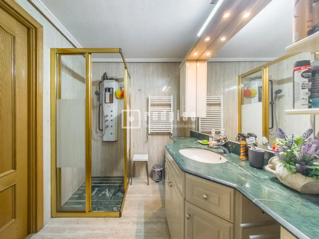 Bathroom of Flat for sale in Alcorcón  with Private garden and Swimming Pool