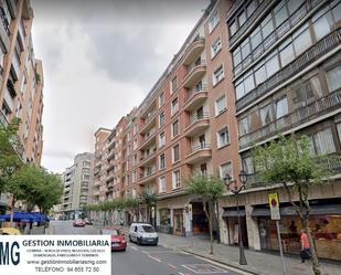 Vista exterior de Traster en venda en Bilbao 