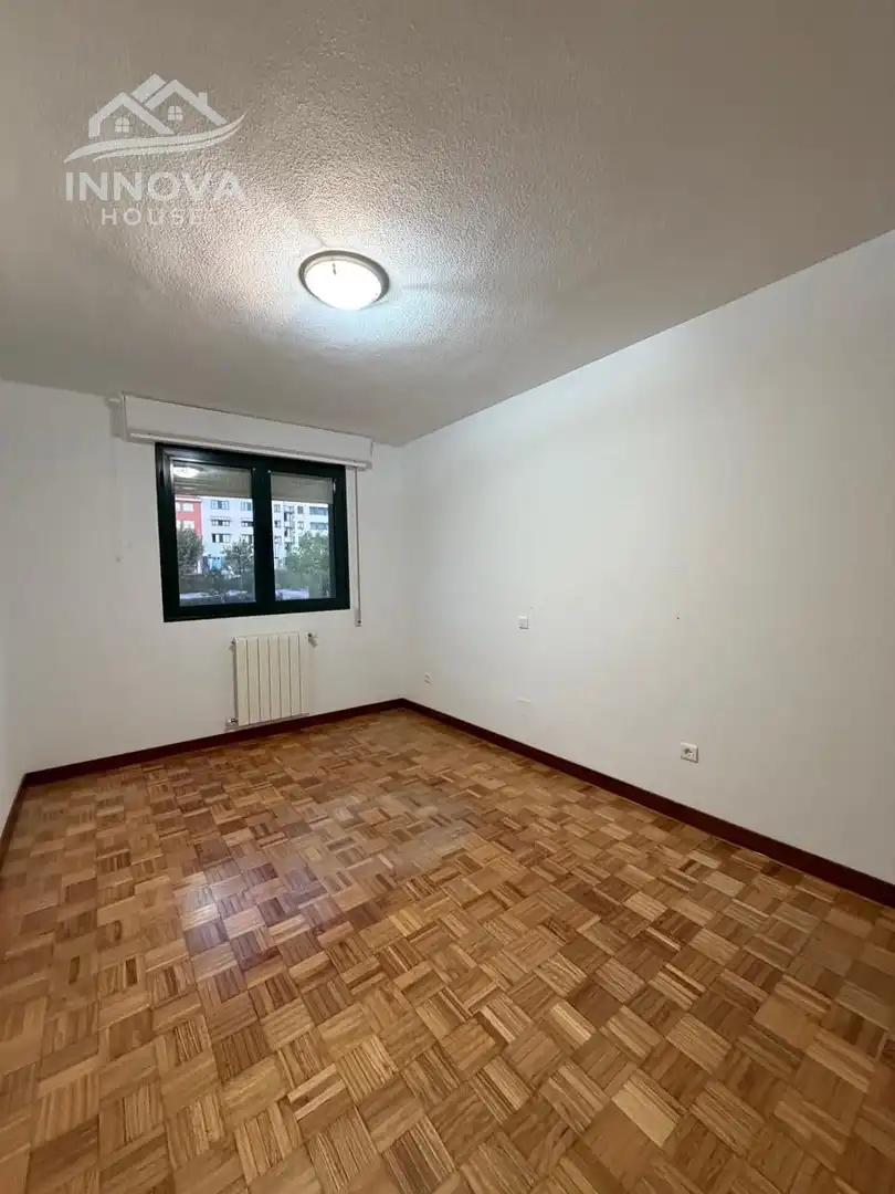 Flat for rent in Avenida Vicente Aleixandre, Sector Plaza de Toros