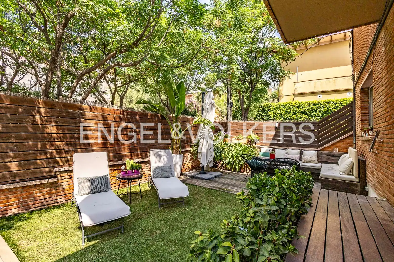 Terrassa de Apartament en venda en Esplugues de Llobregat amb Aire condicionat, Calefacció i Jardí privat