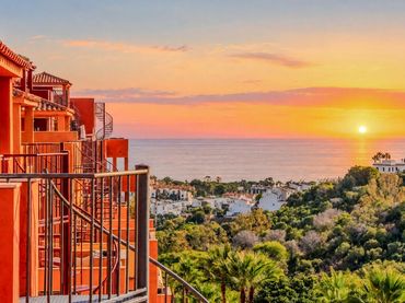 Dúplex con piscina en venta en Elviria - Cabopino