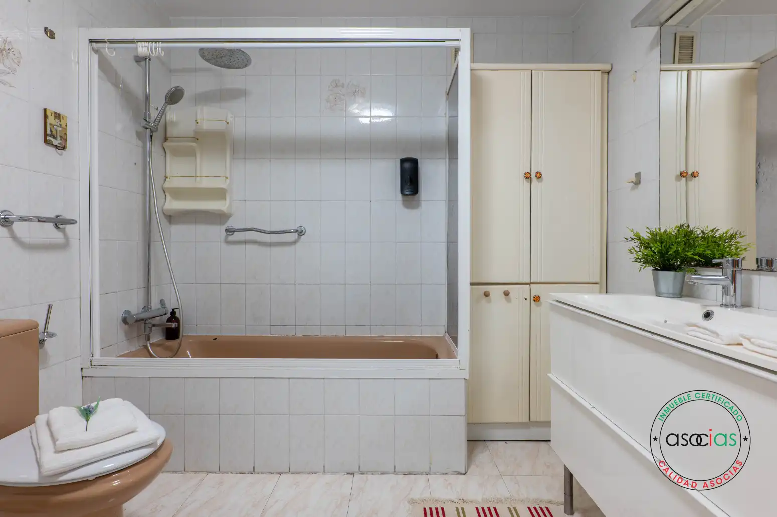Badezimmer von Wohnung zum Verkauf in Gijón  mit Heizung, Parkett und Abstellraum