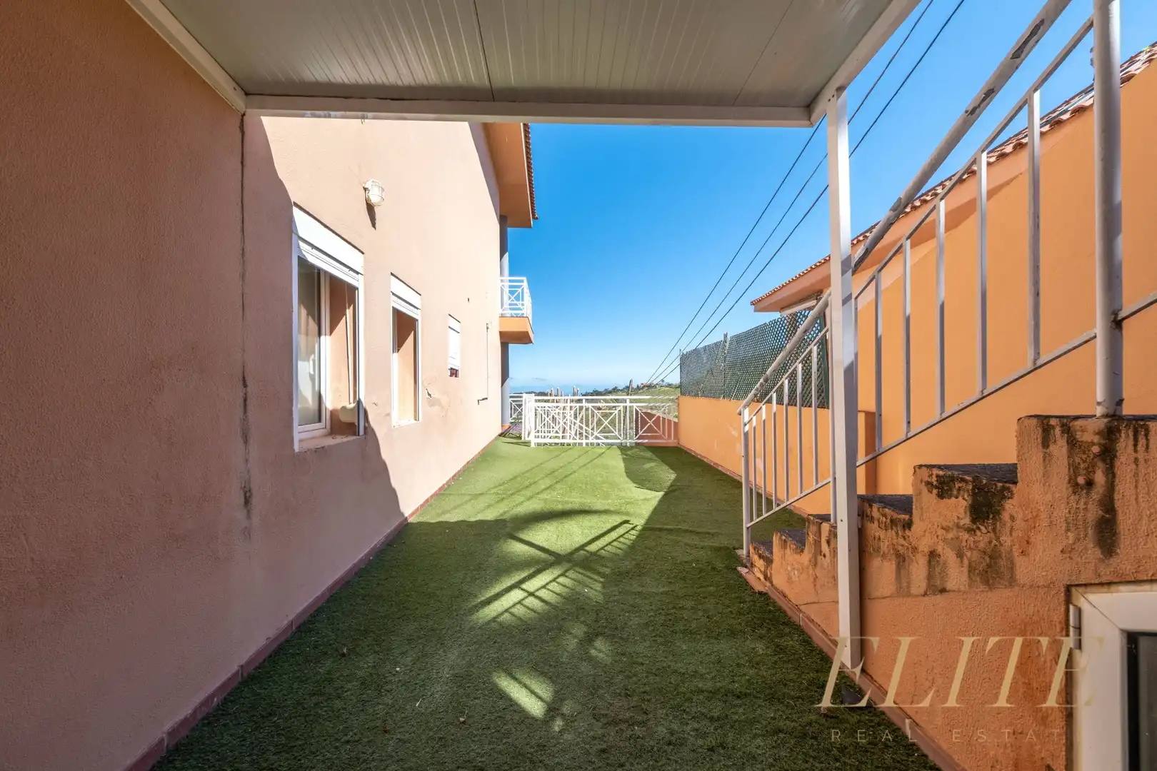 Terrasse von Einfamilien-Reihenhaus zum Verkauf in Santa Brígida mit Parkett