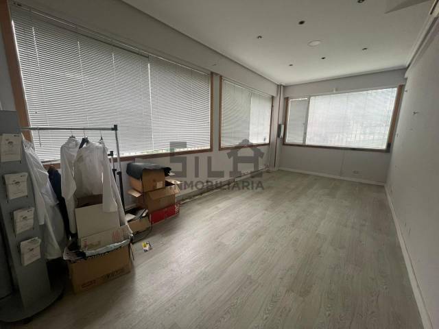 Local comercial en Alquiler en PLAZA DANIEL GONZÁLEZ en As Lagoas