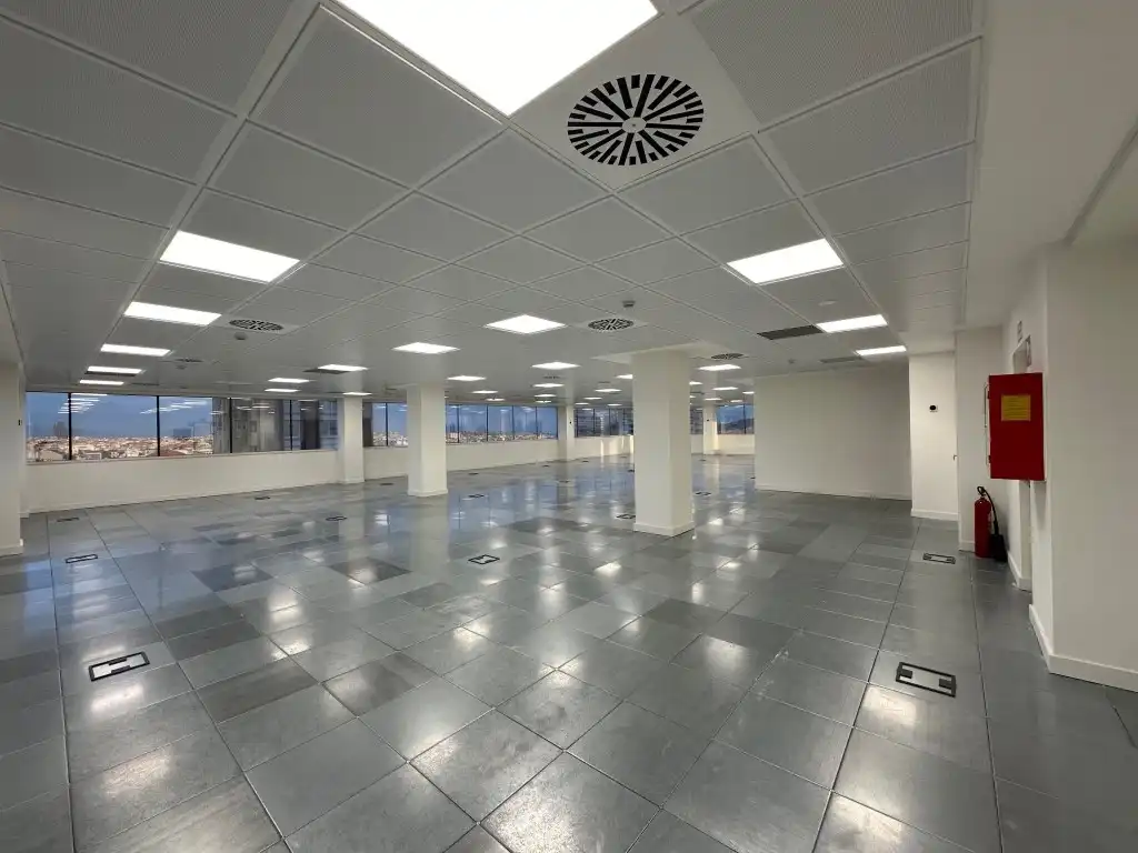 Oficina de lloguer en Sants - Montjuïc