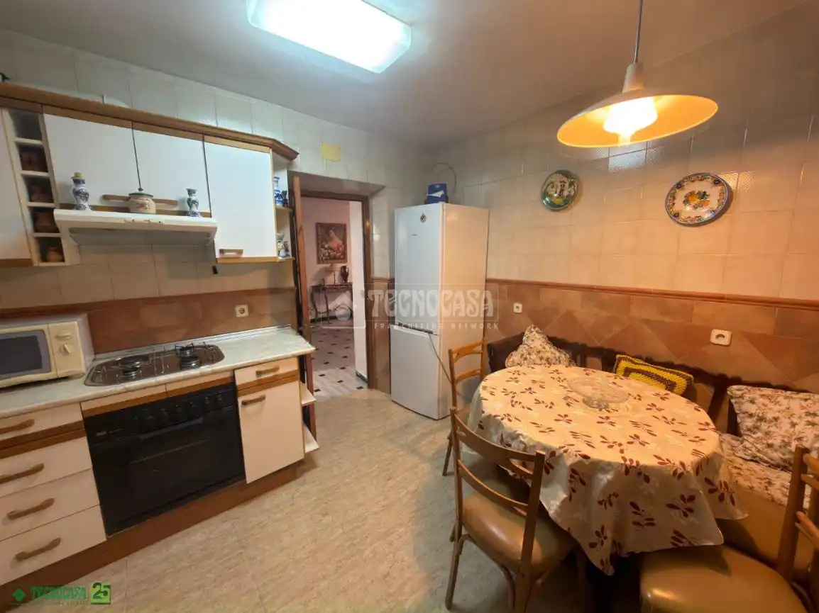 Cocina de Casa adosada en venta en Huerta de Valdecarábanos con Calefacción y Terraza