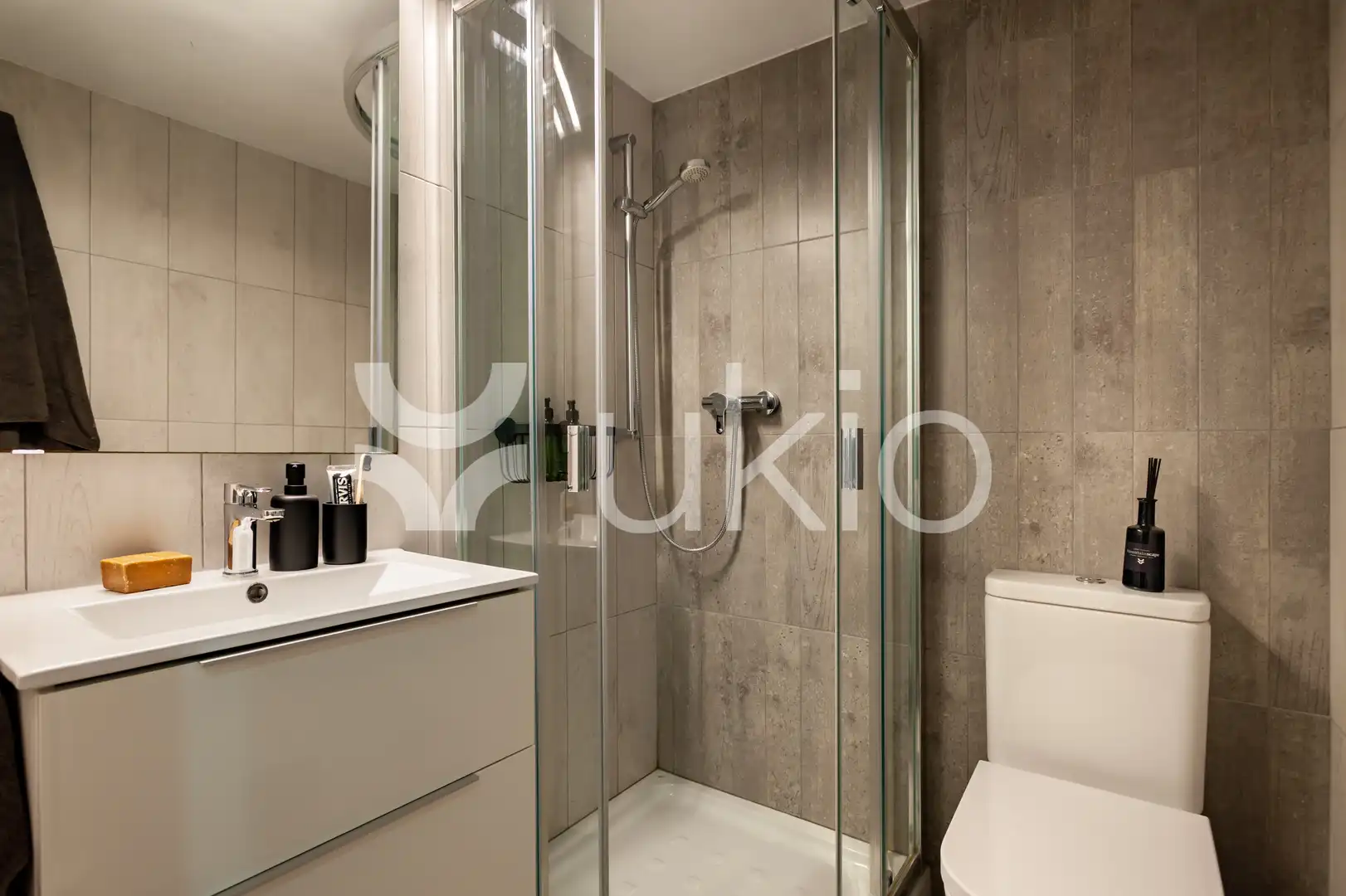 Bany de Apartament de lloguer en Barcelona amb Aire condicionat, Calefacció i Terrassa