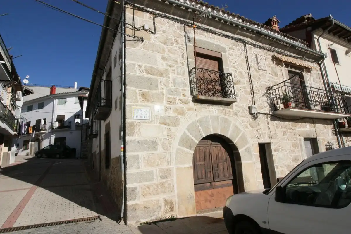 Vista exterior de Casa o xalet en venda en Mombeltrán