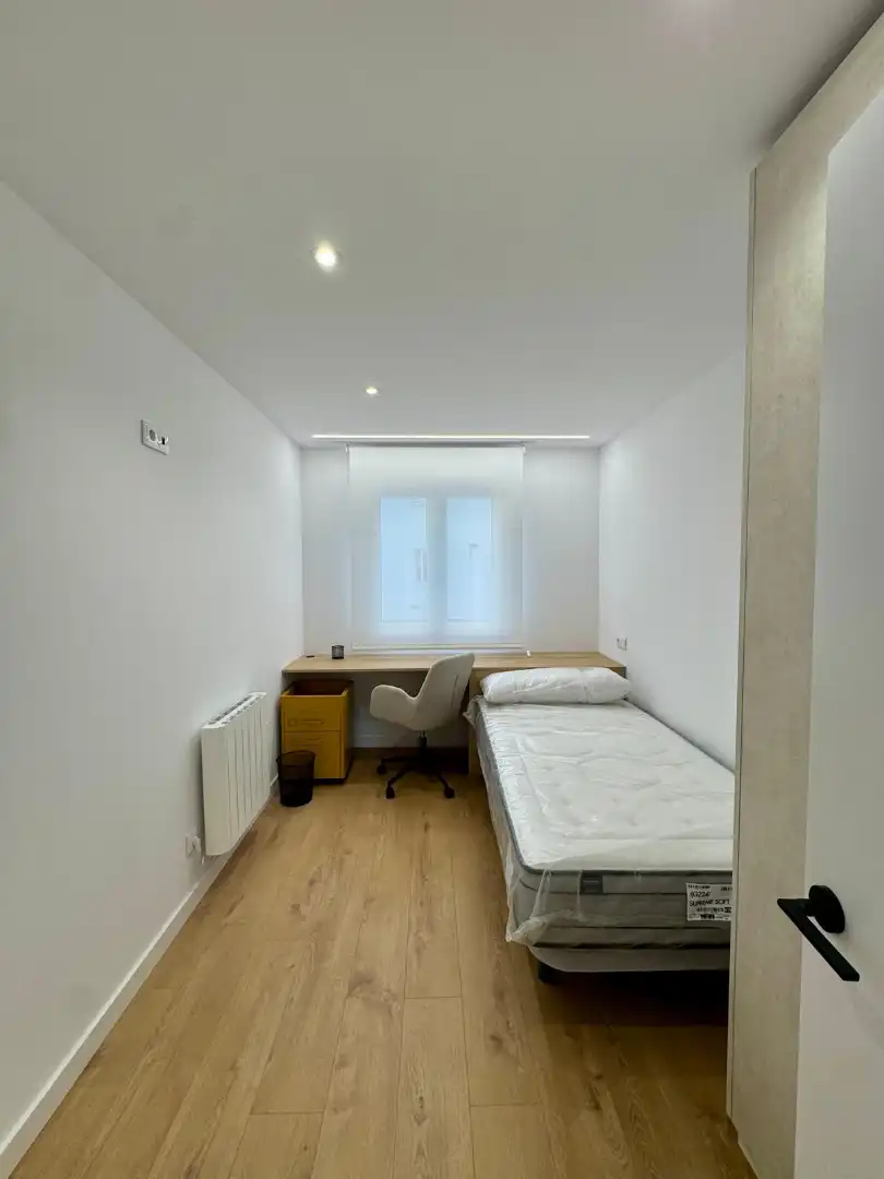 Habitación de Piso de alquiler en Santiago de Compostela  con Amueblado