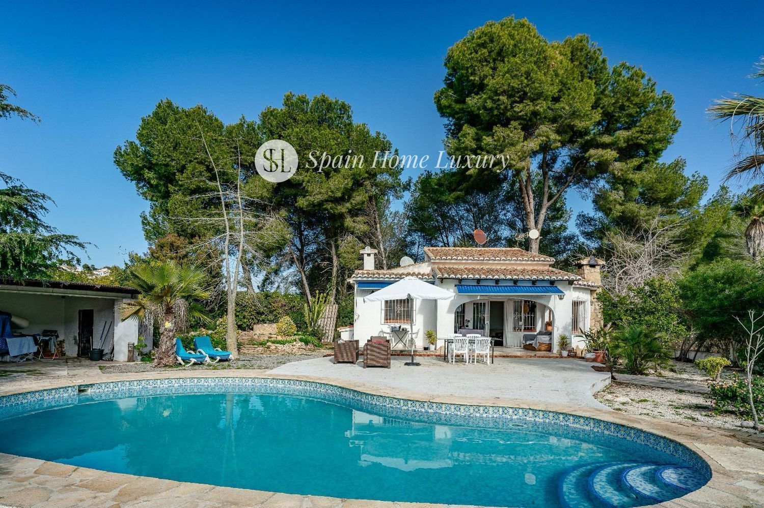 Vista exterior de Casa o xalet en venda en Moraira amb Aire condicionat, Terrassa i Traster