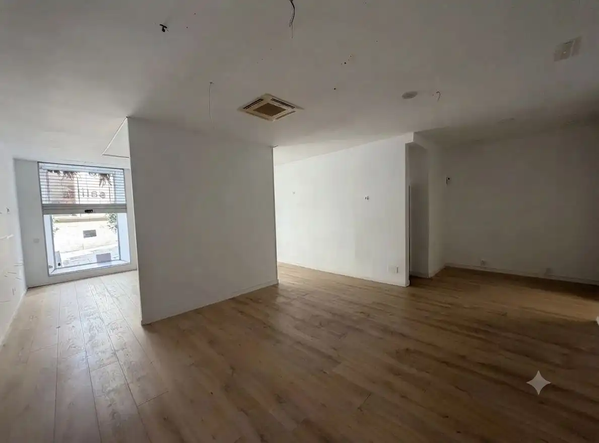 Commercial properties for rent in Vigo   with Air Conditioner, Internet and Alarm