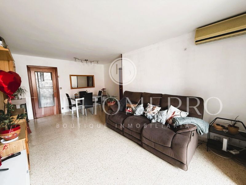 Living room of Flat for sale in  Barcelona Capital  with Air Conditioner, Furnished and Oven