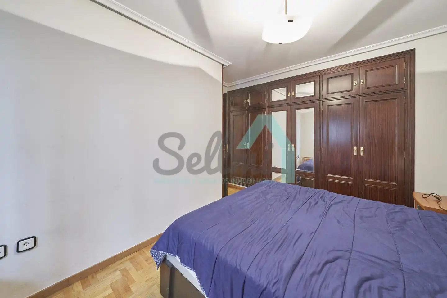Flat for rent in Félix Aramburu, Auditorio - Seminario - Parque de Invierno