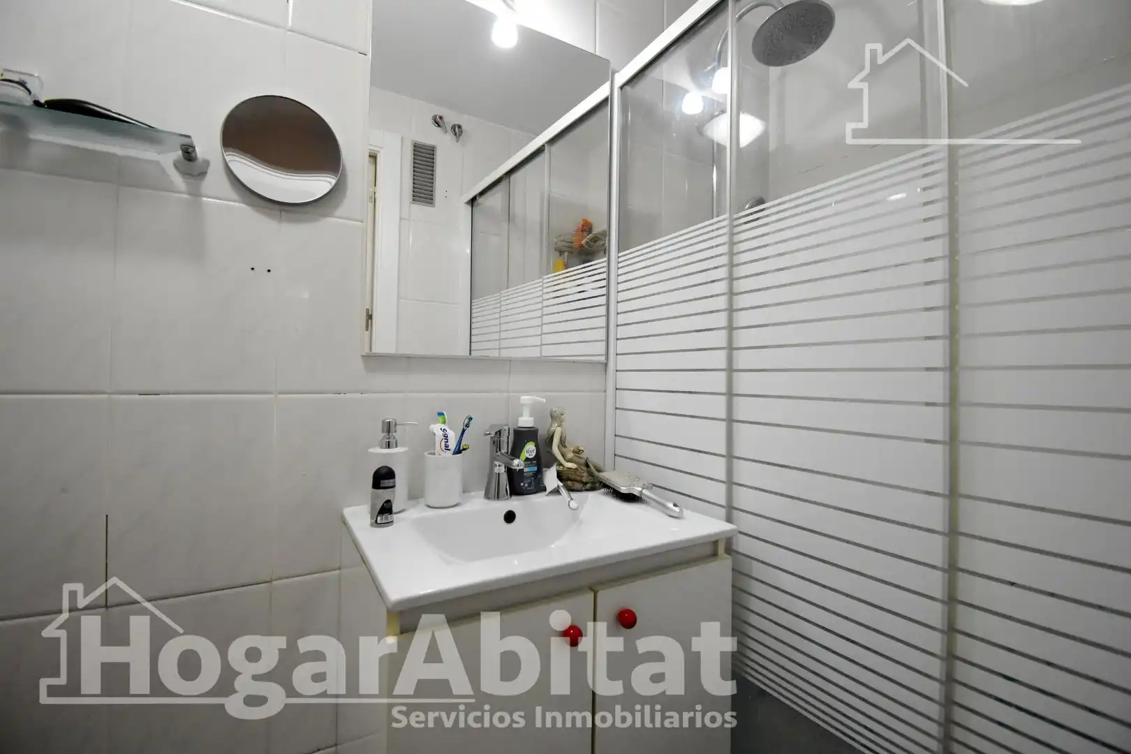 Badezimmer von Wohnung zum Verkauf in Gandia mit Klimaanlage und Balkon