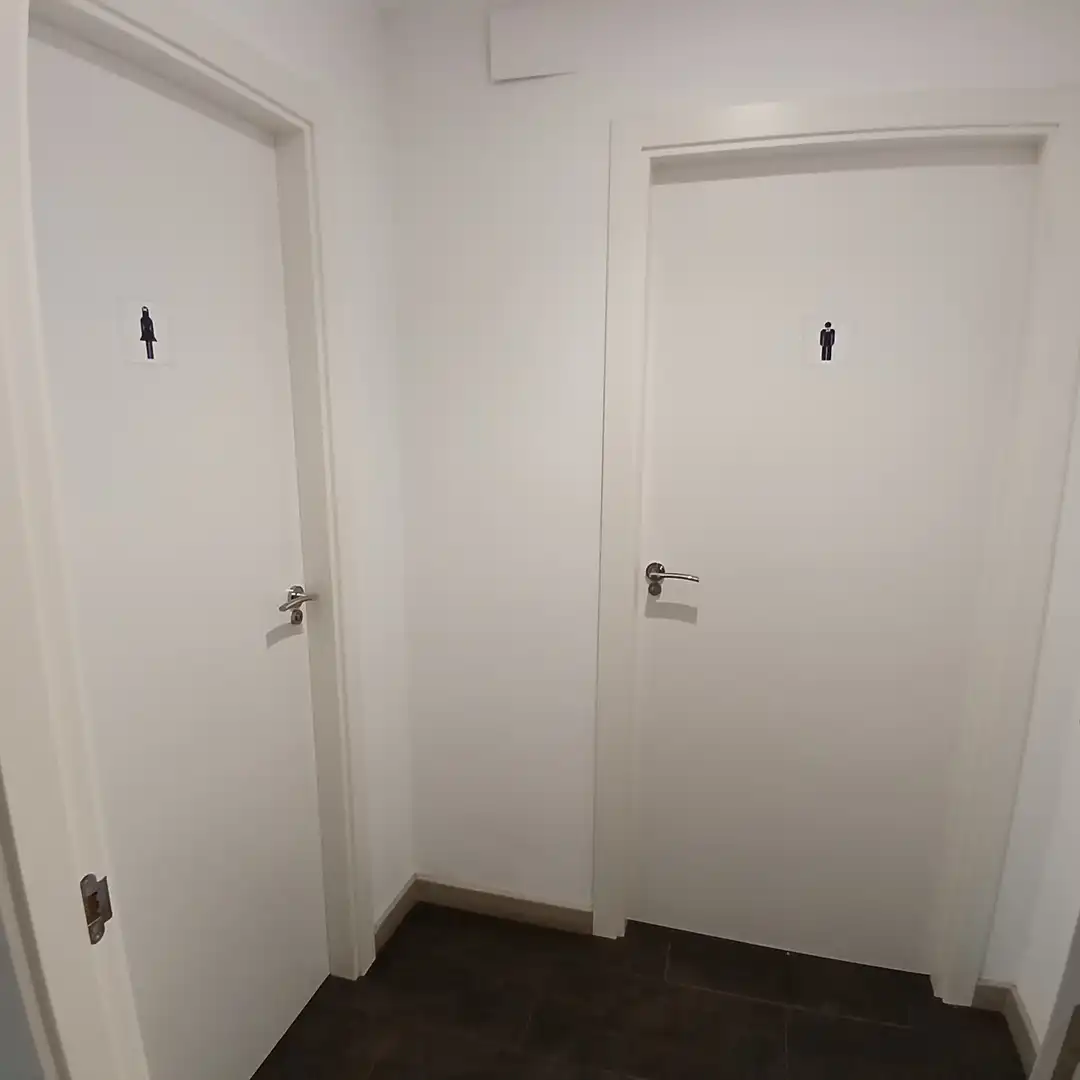Baño de Local en venta en Zaragoza con Aire acondicionado y Calefacción