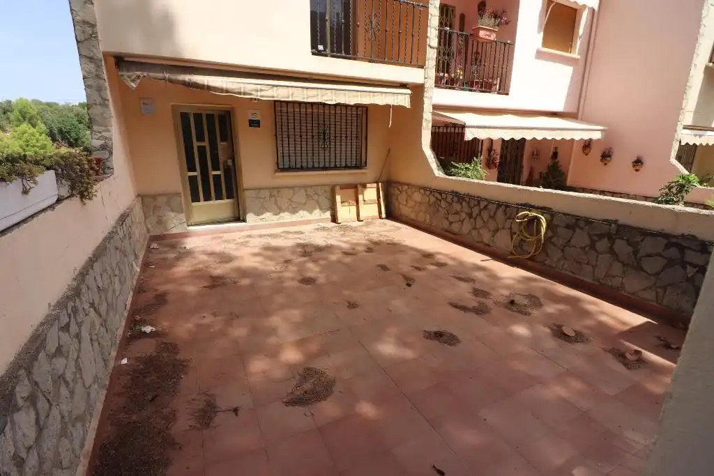 Casa aparellada amb terrassa en venda a Avenida de la Música, imagen 3